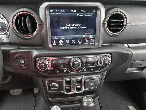 Used 2021 Jeep Wrangler Unlimited Sahara AWD/4WD image 21