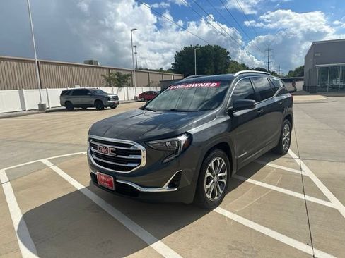 Used 2018 GMC Terrain SLT w/ Preferred Package FWD image 3