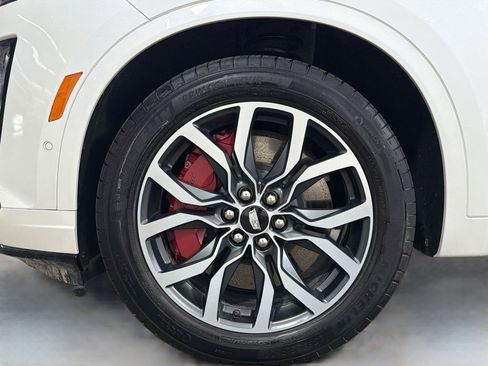 Certified 2024 Cadillac XT6 Sport w/ Platinum Package AWD/4WD image 36