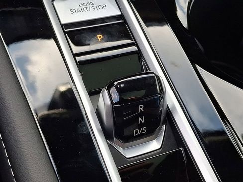 New 2026 Volkswagen Atlas Cross Sport SEL R-Line image 11