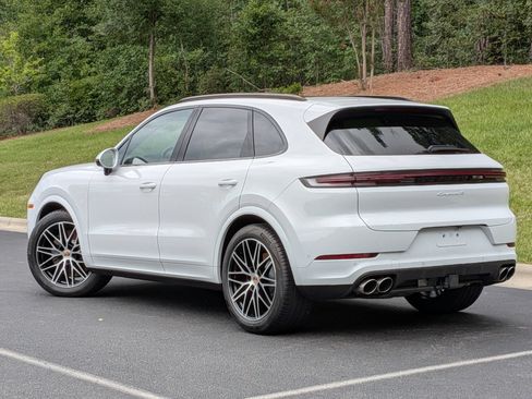 Certified 2026 Porsche Cayenne S AWD/4WD image 3