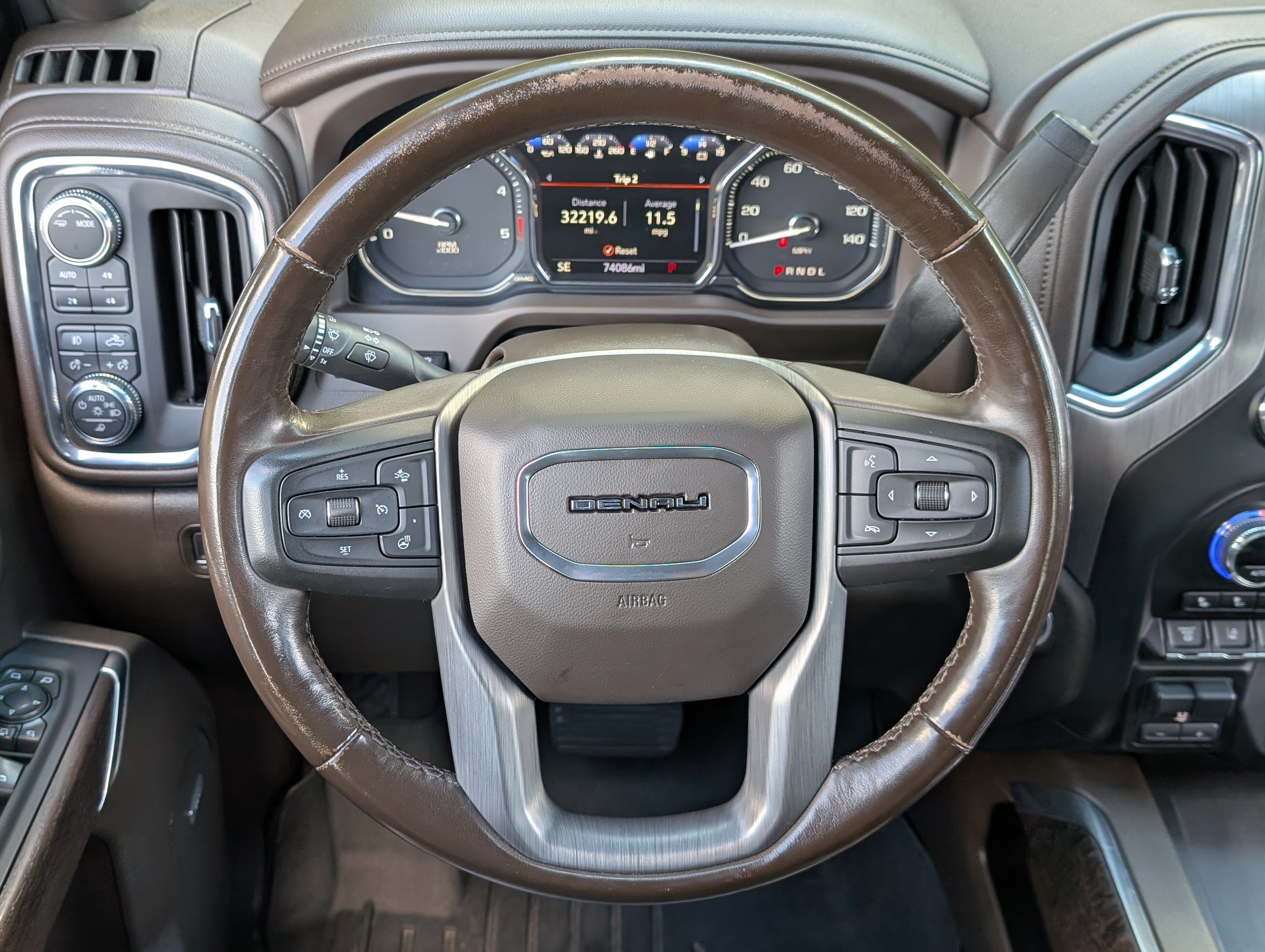 Used 2023 GMC Sierra 2500 Denali w/ Denali Ultimate Package AWD/4WD image 24
