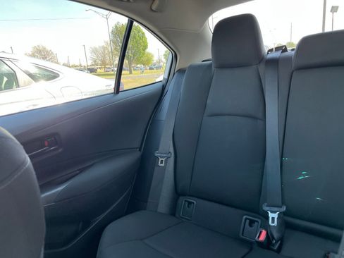 Used 2025 Toyota Corolla LE image 37