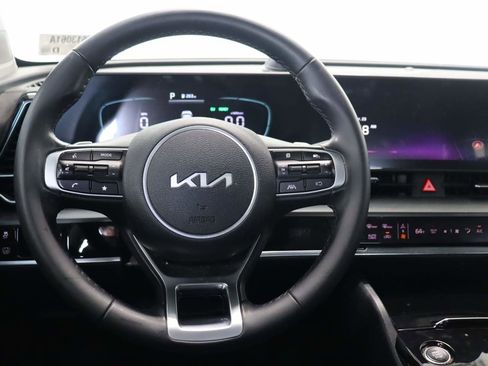 Used 2024 Kia Sportage EX image 9