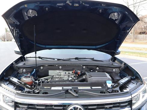 Used 2022 Volkswagen Atlas SEL R-Line image 11