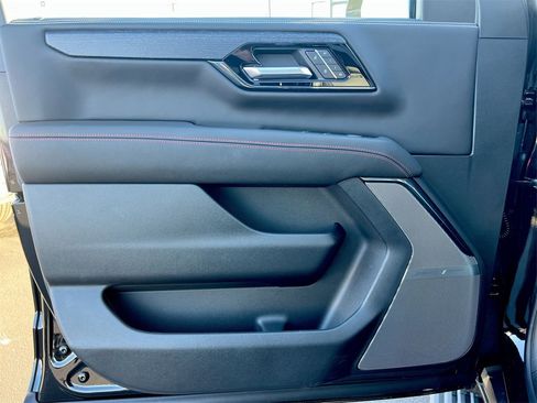 Used 2025 GMC Yukon XL AT4 Ultimate image 19