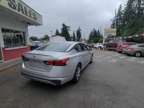 Used 2020 Nissan Altima 2.5 S FWD image 3