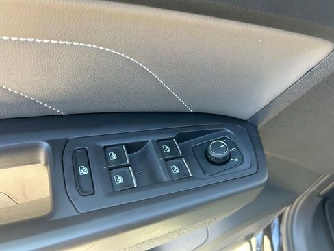 Used 2023 Volkswagen Atlas SE FWD image 45