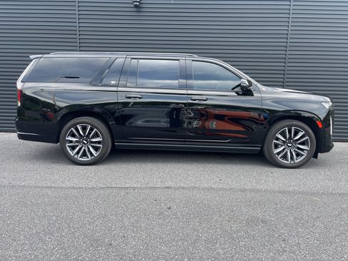 Used 2021 Cadillac Escalade ESV Sport w/ Driver Assist Tech Package AWD/4WD image 6