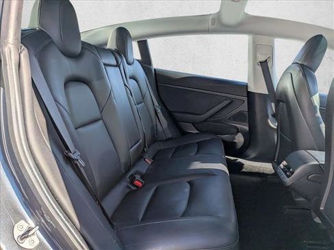 Used 2020 Tesla Model 3 Standard Range Plus image 22