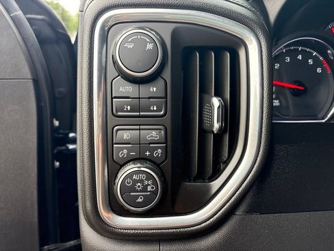 Used 2019 Chevrolet Silverado 1500 LT Trail Boss AWD/4WD image 16