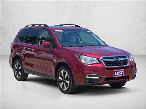 Used 2017 Subaru Forester 2.5i Premium AWD/4WD image 3