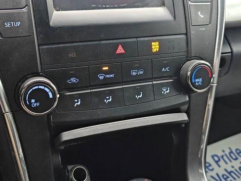 Used 2016 Toyota Camry SE image 27