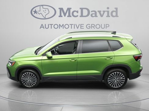 Used 2025 Volkswagen Taos SE FWD image 35