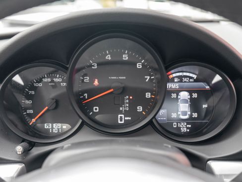 Used 2016 Porsche Cayman RWD image 13