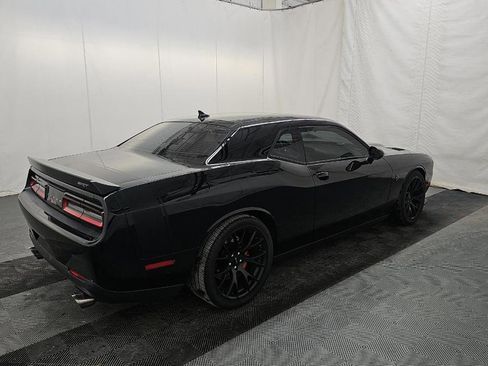 Used 2015 Dodge Challenger SRT Hellcat image 4