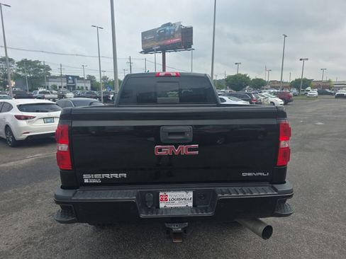 Used 2017 GMC Sierra 2500 Denali w/ Duramax Plus Package AWD/4WD image 6