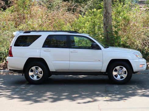 Used 2005 Toyota 4Runner Sport AWD/4WD image 9