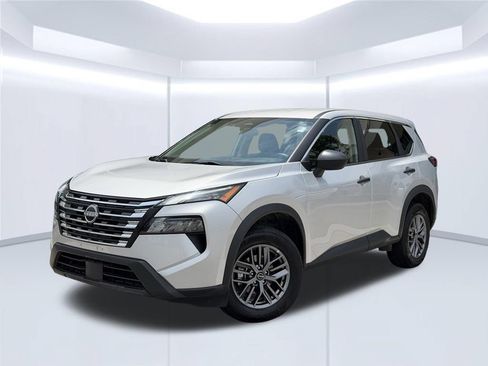 Used 2024 Nissan Rogue S AWD/4WD image 1
