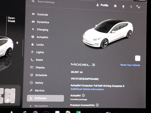 Used 2023 Tesla Model 3 Standard Range image 23
