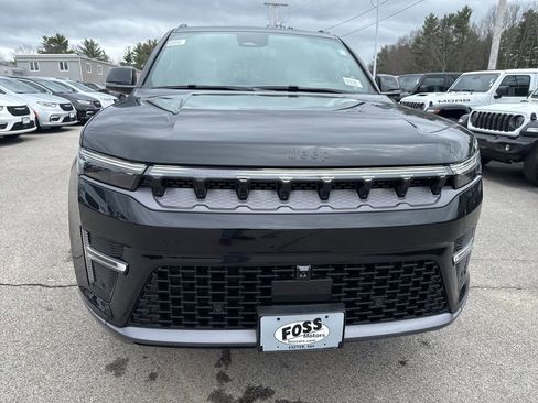 New 2026 Jeep Grand Wagoneer Summit image 8