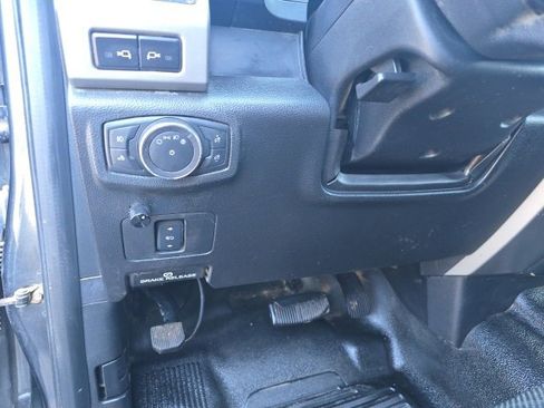 Used 2018 Ford F350 Lariat w/ Chrome Package image 12