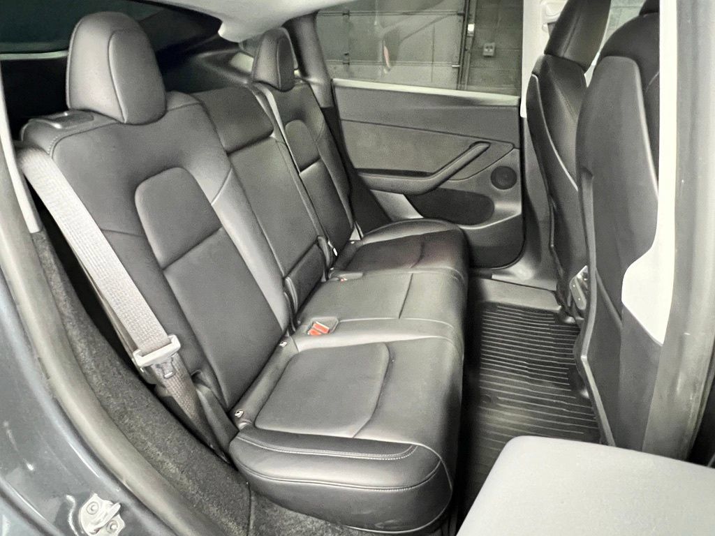 Used 2023 Tesla Model Y 2WD image 17
