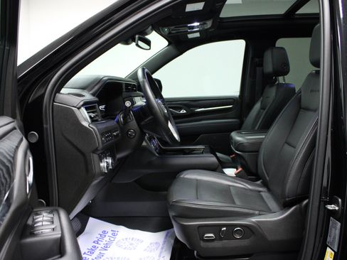 Used 2024 GMC Yukon XL Denali image 12
