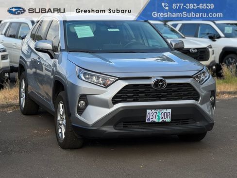 Used 2021 Toyota RAV4 XLE w/ Carpet Mat Package (TMS) FWD image 1