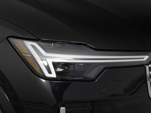 New 2026 Volvo XC90 T8 Plus w/ Protection Package Premier image 14