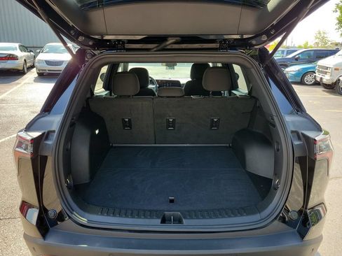 Certified 2025 Chevrolet Equinox LT FWD image 10