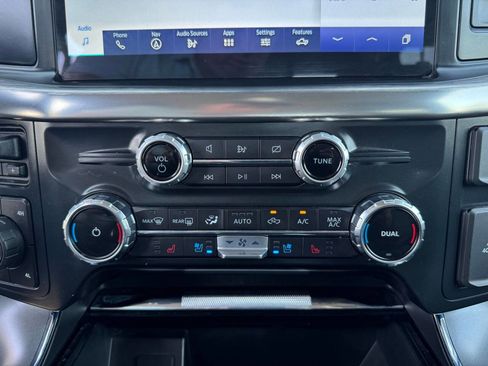 Used 2022 Ford F150 Lariat image 24