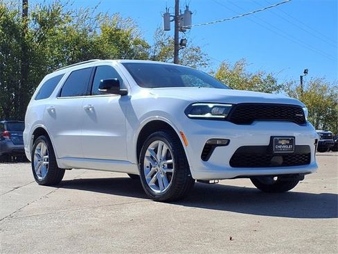 Used 2023 Dodge Durango GT image 3