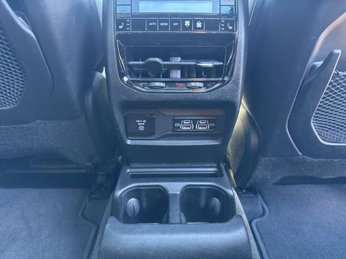 Used 2022 Jeep Grand Cherokee L Overland w/ Luxury Tech Group IV image 48