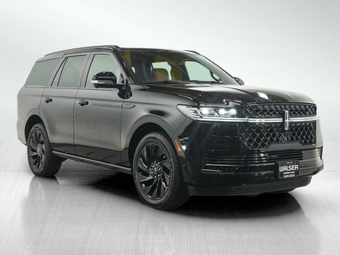 Used 2025 Lincoln Navigator Reserve w/ Jet Appearance Package AWD/4WD image 7