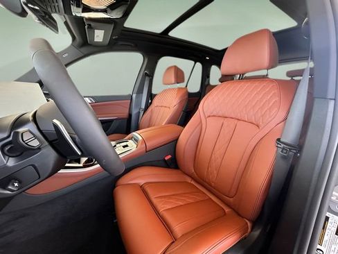 Used 2026 BMW X5 sDrive40i w/ M Sport Package image 19