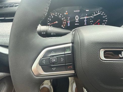 Used 2023 Jeep Compass Latitude w/ Convenience Group AWD/4WD image 19