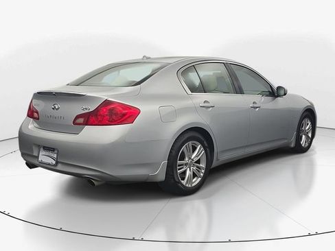 Used 2015 INFINITI Q40 w/ Moonroof Package image 9