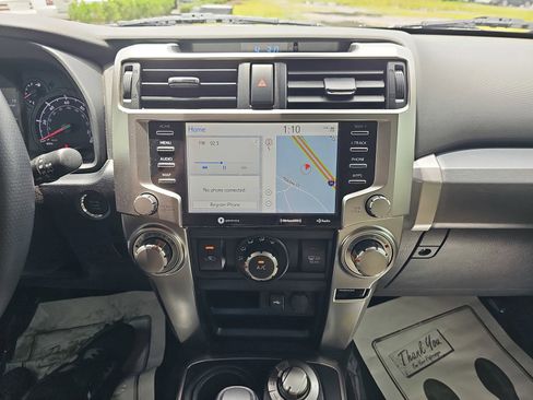 Used 2022 Toyota 4Runner SR5 Premium w/ Moonroof Package AWD/4WD image 21