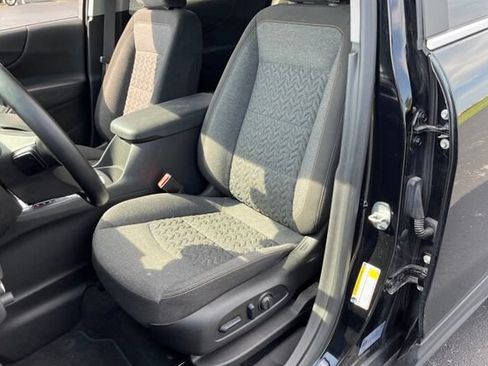 Used 2023 Chevrolet Equinox LT FWD image 7