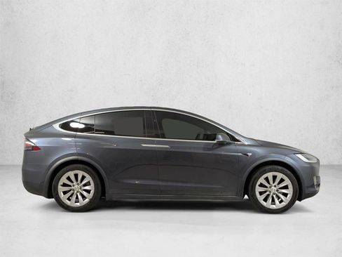 Used 2019 Tesla Model X 75D AWD/4WD image 8