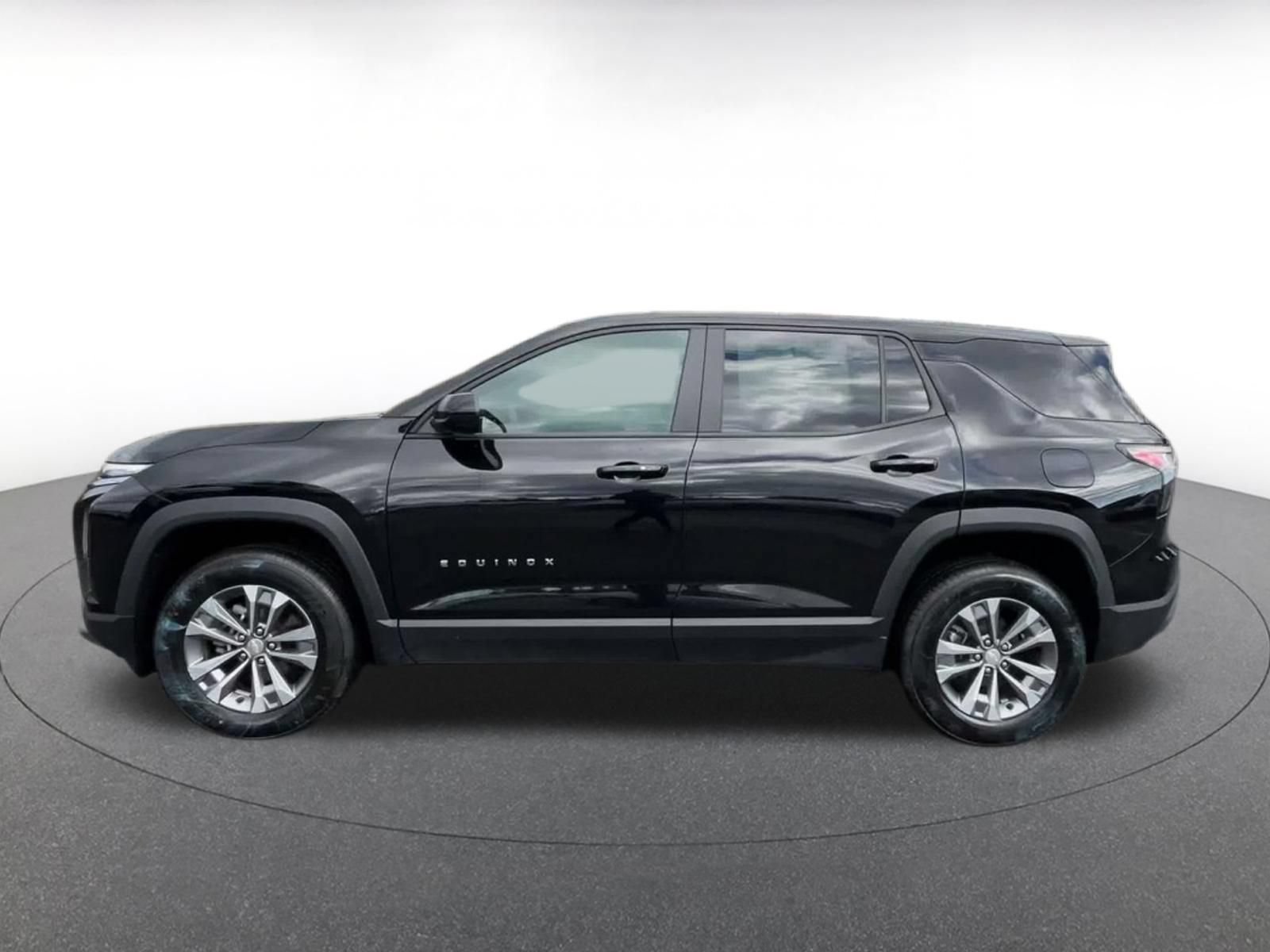 Used 2025 Chevrolet Equinox LT FWD image 8