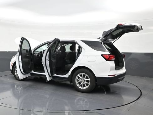 Used 2023 Chevrolet Equinox LT FWD image 31