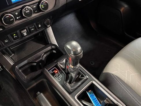 Used 2021 Toyota Tacoma TRD Off-Road w/ Technology Package AWD/4WD image 28