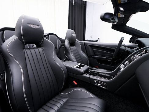 Used 2016 Aston Martin DB9 GT RWD image 60