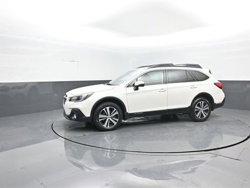Used 2018 Subaru Outback 2.5i Premium image 4