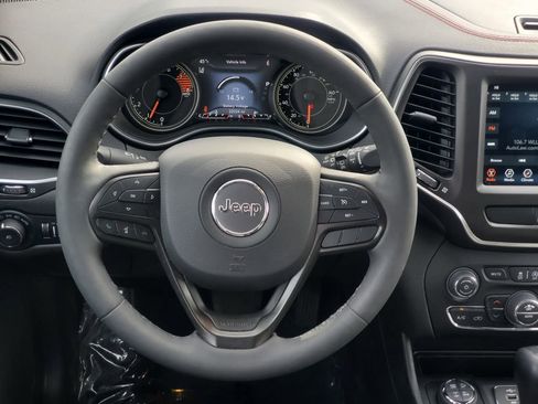 Used 2022 Jeep Cherokee Trailhawk w/ Premium Leather Package image 31