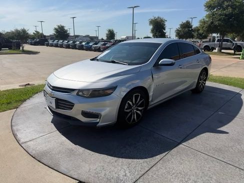 Used 2018 Chevrolet Malibu LT FWD image 3