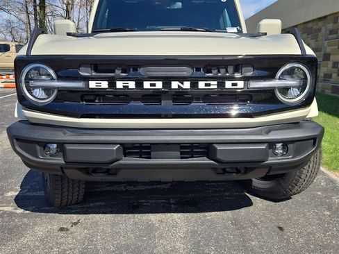 New 2026 Ford Bronco Outer Banks AWD/4WD image 4