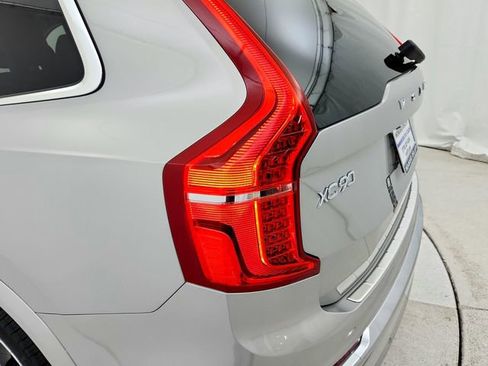 New 2025 Volvo XC90 B6 Plus w/ Protection Package Premier image 19